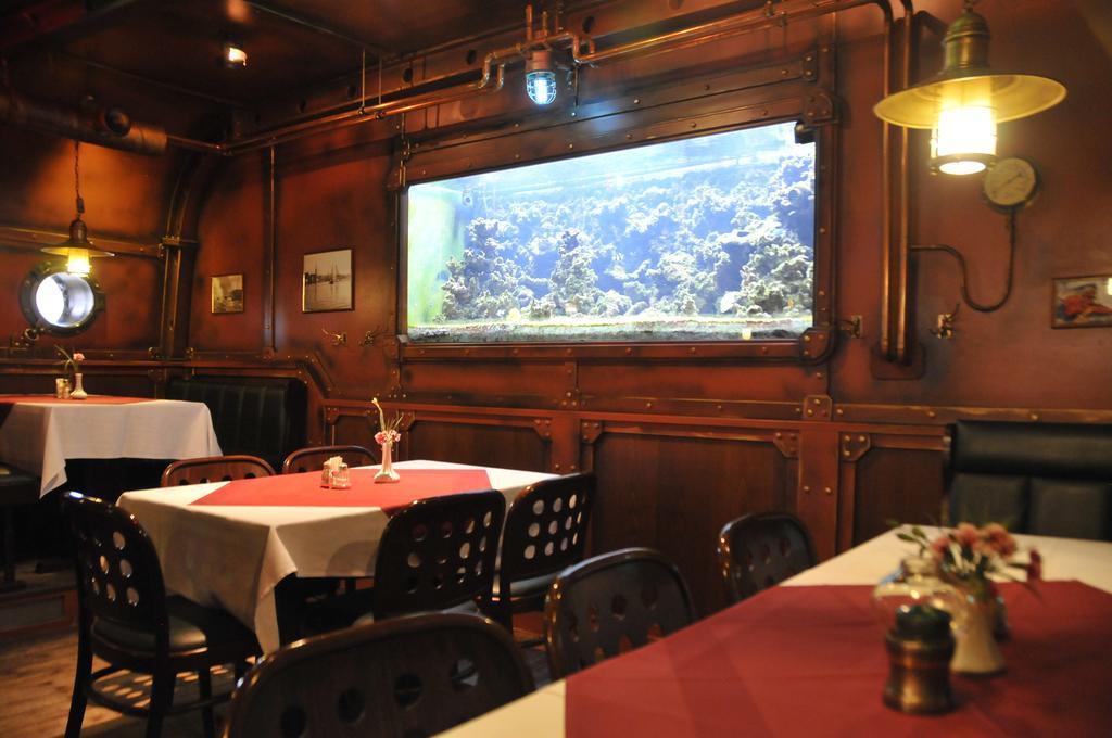 U-Nautic Restaurant & Pension Waren  Zewnętrze zdjęcie