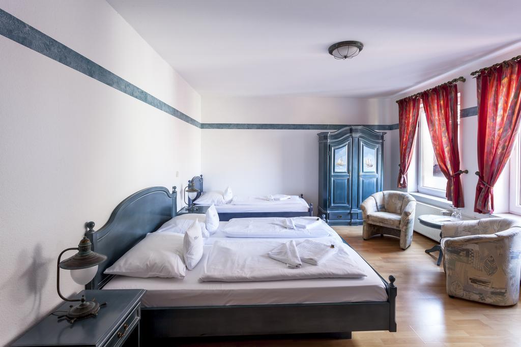 U-Nautic Restaurant & Pension Waren  Zewnętrze zdjęcie
